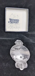 Vin. Wendell August Schmiede Aluminium Weihnachtsschmuck, Grove City PA 2,25 Durchmesser, - Bild 1 von 3