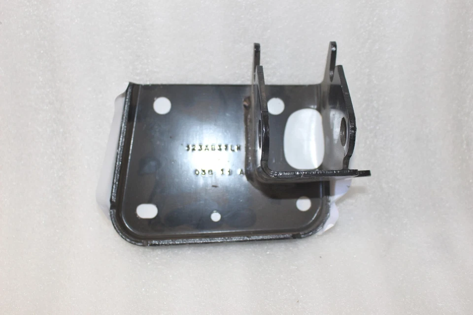 NUEVO OEM 06-09 MITSUBISHI RAIDER SOPORTE DE MONTAJE IZQUIERDO 52013523AB Foto 1 de 1