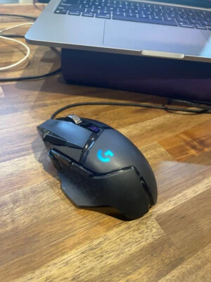 Gaming mouse with cycling LED - Image 1 of 3