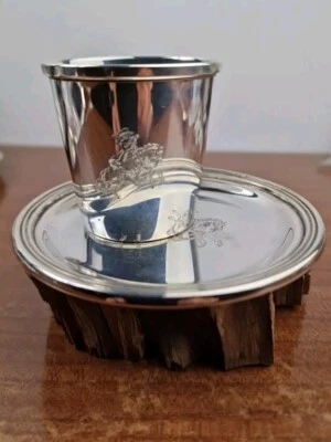 Set bicchieri e piattini vintage argento inciso cavaliere a cavallo - Immagine 1 di 4