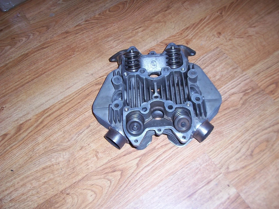 cabezal motor triumph 650 bonneville Foto 1 de 4