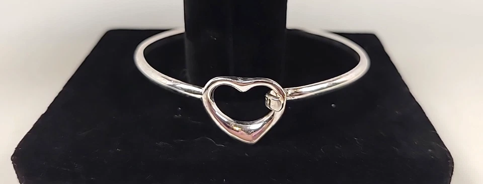 Brazalete Brazalete Love Heart Sin Piedra Tensión con Bisagras Plata de Ley 925 Pequeño/Mediano 7" Foto 1 de 4