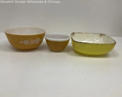 VTG Glass Cookware Pyrex Lot Butterfly Gold Mixing Bowl Primary Yellow Square - Image 1 of 4
