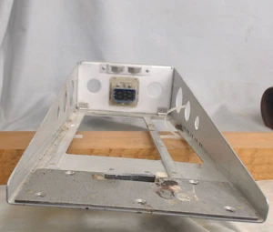 200-93443-101 Tray, Mounting, LH Center - Picture 1 of 4