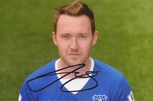 EVERTON: AIDEN McGEADY SIGNED 6x4 PORTRAIT PHOTO+COA - Picture 1 of 1