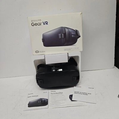 Samsung Gear VR SM-R323 Oculus Meta Quest Compatible w/Galaxy S24+ S7 & GS24+ - Image 1 of 4