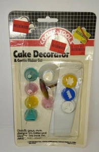 Vintage Kochwerkzeuge Kuchendekorateur & Keksmaschine Set Gebäck Tasche Tipps Rezepte 1984 - Bild 1 von 8
