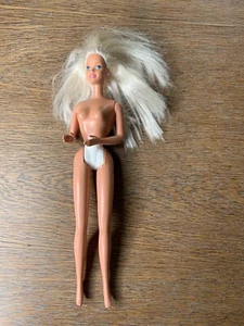Vintage 1966 Body Mattel Barbie Blonde Hair Blue Eyes Earrings - Picture 1 of 5