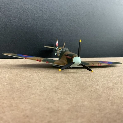 Matchbox Supermarine MK1A Spitfire Die-Cast Model - Broken - Image 1 of 4