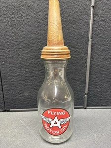 TYDOL FLYING “A” 1 QT. GLASS MOTOR OIL BOTTLE W/ TIN MASTER MFG. CO. SPOUT - Picture 1 of 11