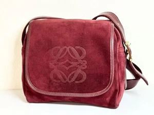 LOEWE Schultertasche Anagram Flap Bordeaux Wildleder Leder Damen gebraucht aus Japan - Bild 1 von 9