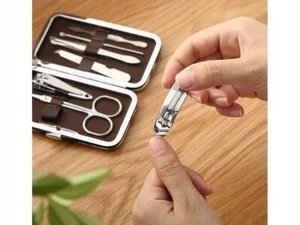 SET MANICURE PEDICURE 7 PZ ACCIAIO INOX KIT DA VIAGGIO TAGLIA UNGHIE PIEDI MANI - Foto 1 di 9