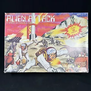 1983 TOYCO Alien Attack Space Action Playset L'attaque dans L'espace Canadian - Picture 1 of 22