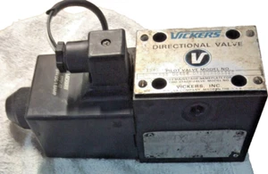Vickers Coil 879147 with Directional Pilot Valve DG4S4- 012 BUH60S326 - Picture 1 of 6