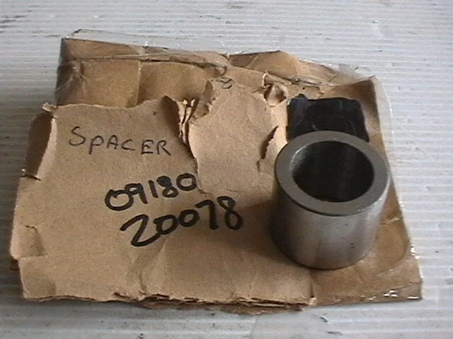 ESPACIADOR DE PIÑÓN DELANTERO ORIGINAL SUZUKI 09180-20078 GS250 T T TT TX RARO DESCONTINUADO Foto 1 de 1