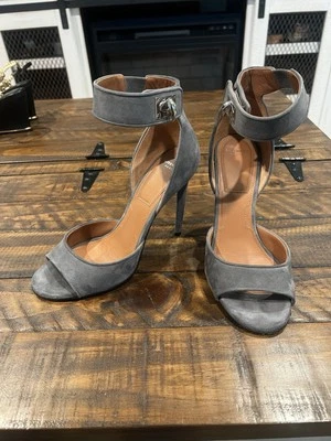 Tacones de aguja Givenchy Shark Lock correa al tobillo talla 8 de EE. UU. talla 38 1/2 Foto 1 de 4