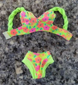 MAILLOT DE BAIN BARBIE BIKINI PAILLETTES PLAGE CHRISTIE 1992 VERT vintage sympa ! - Photo 1/12
