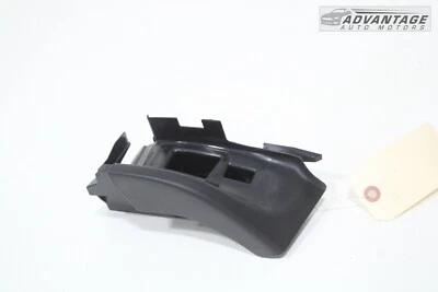 2015-2018 奥迪 Q3 四轮后部左侧第二轮座椅皮带导轨塑料原始设备制造商 — 第 1/4 张图片