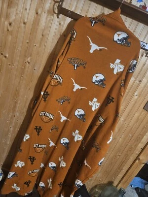 University Of TX Austin Fleece Arm Blanket OSFM College Graphics GUC 6621 - Image 1 of 4