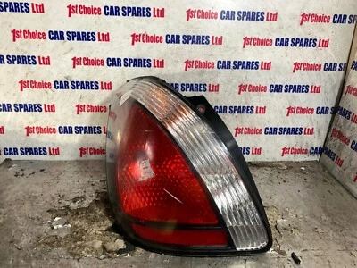 KIA RIO 2008 PASAJERO LUZ TRASERA GRIETA Foto 1 de 4