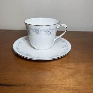Royal Doulton Angelique H4997 Teetasse und Untertasse Set(s), blau, Mengenrabatt - Bild 1 von 6