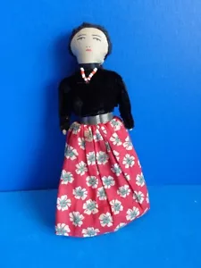 BAMBOLA NAVAHO VINTAGE 7" IMBOTTITA IN STOFFA - NATIVI AMERICANI - Foto 1 di 10