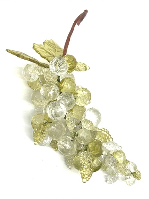 Aglomerado de uvas vintage corte Lucite acrílico com fio uvas claras e âmbar 7,5" - Imagem 1 de 4