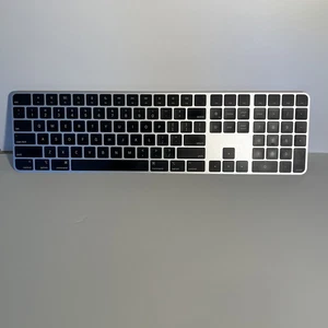 Apple Magic Keyboard Touch ID Numeric Keypad A2520 Silver Black Keys Computer - Picture 1 of 7