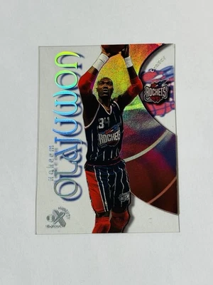 Skybox E-X Century 1998-99 - Hakeem Olajuwon #36 Foto 1 de 2