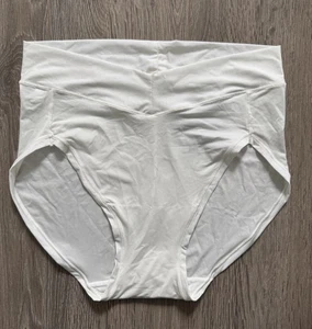 Carole Hochman Midnight hochgeschnittener seidiger Damenslip Größe Medium weiß Einteiler - Bild 1 von 2