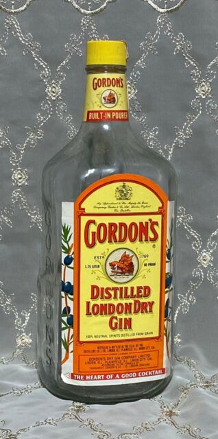 Gordon's London Dry Gin Round Victory Bottle 94.4 Proof 1945