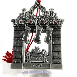 Medias Avon 2009 vintage de peltre adorno de Navidad chimenea - Imagen 1 de 12