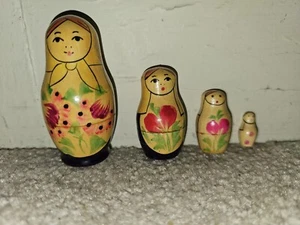 VTG 1970's USSR Matryoshka Babushka Birch Russian 4 Piece Stacking Nesting Dolls - Picture 1 of 6