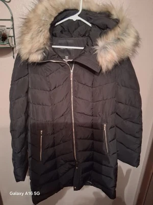 Abrigo Ivanka Trump Largo Medio XL Puffer Acolchado Negro Cremallera Frontal Usado 1 X Foto 1 de 4