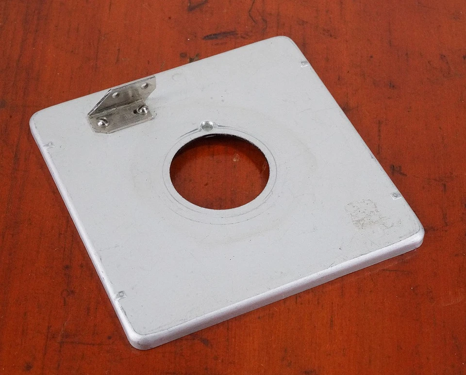 GRAFLEX LENS BOARD FOR 4X5 PACEMAKER GRAPHIC, 31MM HOLE/225688 - Image 1 of 1