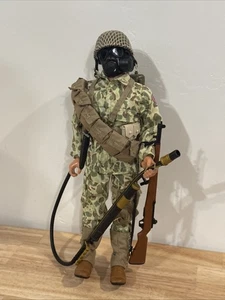 GI JOE WWII U.S. INFANTRY with FLAMETHROWER 1999 CLASSIC COLLECTION 35 YEARS - Picture 1 of 6