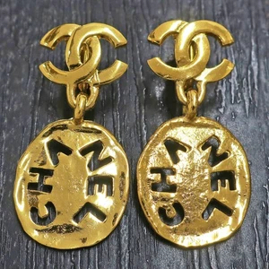 Pendientes de clip vintage oscilantes redondos con logotipos CC chapados en oro CHANEL #928c para subir - Imagen 1 de 8