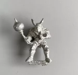 Warhammer Chaos Schläger Helm & Mace Champion Metall Miniatur OOP Zitadelle 80er 031 - Bild 1 von 3