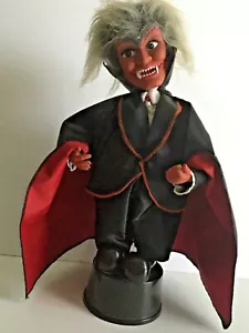 1988 Drácula Halloween Cubierto Monstruo de Miedo Figura EXHIBICIÓN SOLO NO FUNCIONA - Imagen 1 de 8