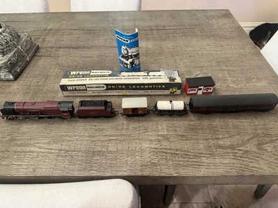 Wrenn W2226 4-6-2 City Brown Steam Locomotive 6 Piece Set - Image 1 of 4