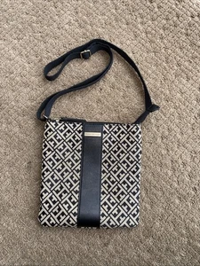 Tommy Hilfiger Damen Medium Crossbody schwarz beige Tasche Handtasche sauber schönes Geschenk - Bild 1 von 9