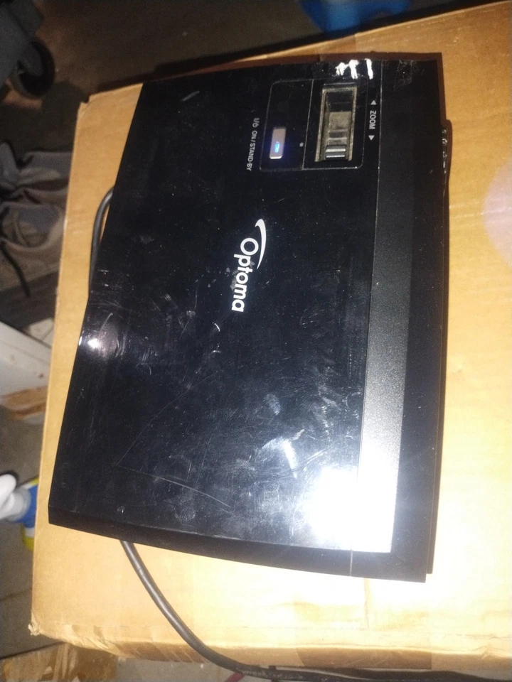 Excelente proyector Optoma DLP probado. Foto 1 de 4