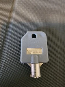 T-005 Gray Candy vend Gumball key fits multiple machines 1-800,LYPC,V-line SEAG - Imagen 1 de 1