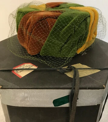 De Colección MCM Terciopelo Damas Sombrerería Pastillero Sombrero con Velo The Vogue Sombrero Tienda en Caja Foto 1 de 4