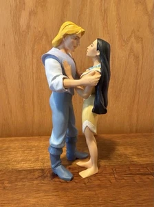 Disney Pocahontas and John Smith Embrace 7" Statue Figur Statue Cake Topper - Bild 1 von 5