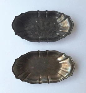 Pair: International Silver Co. Silver-Plated 'Chippendale' Mini Serving Platters - Picture 1 of 7
