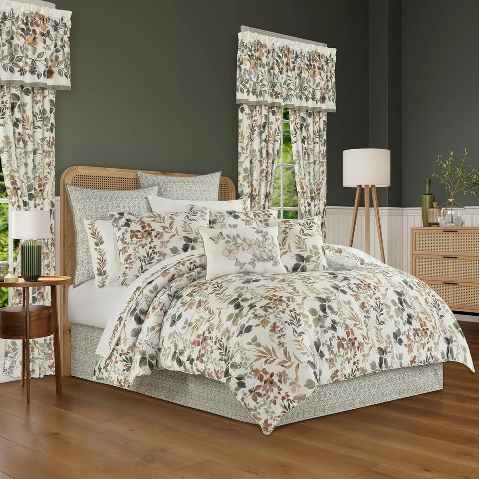 Bed Bath & Beyond Royal Court Evergreen 4 Pcs Comforter Set King Botanical Leaf - Image 1 of 4