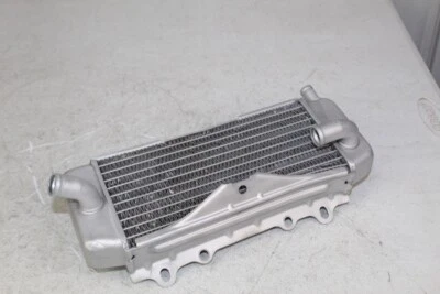 2004 2005 Kawasaki KX250F  OEM Right Radiator 39061-0004 KX Suzuki RMZ 250 04-06 - Image 1 of 4