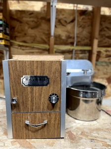Mill & Mix 001 Wheat Grain Flour Stone Grinder and Dough Mixer - Imagen 1 de 13