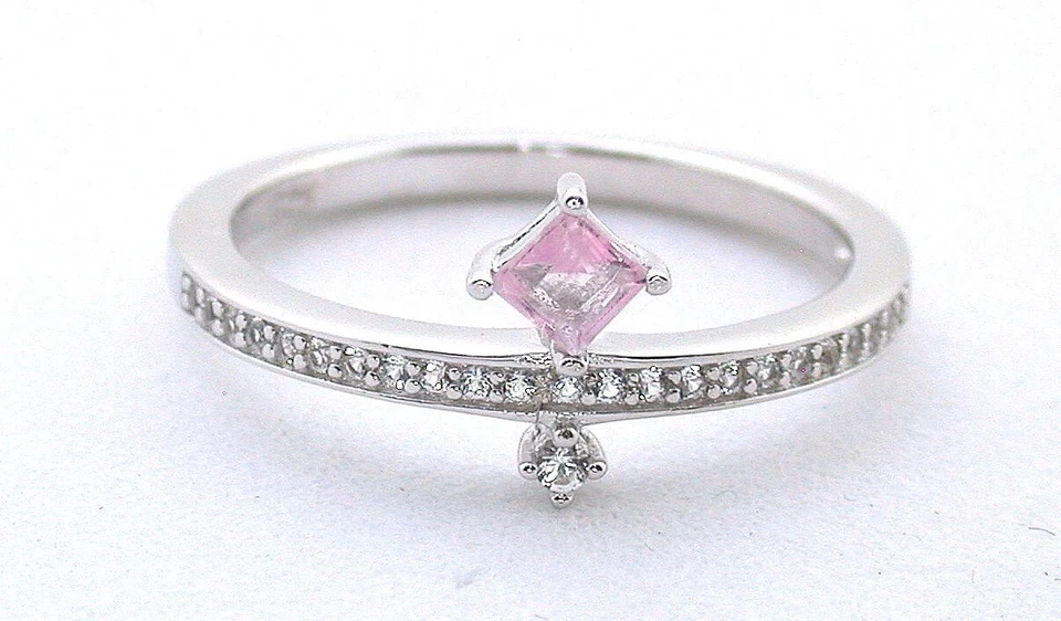 TOURMALINE AND .925 SILVER RING, OUTSTANDING QUALITY, 50% OFF SALE, SIZE 6 J19 - Image 1 of 3